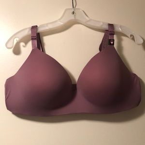 VS T-shirt lightly lined wireless bra